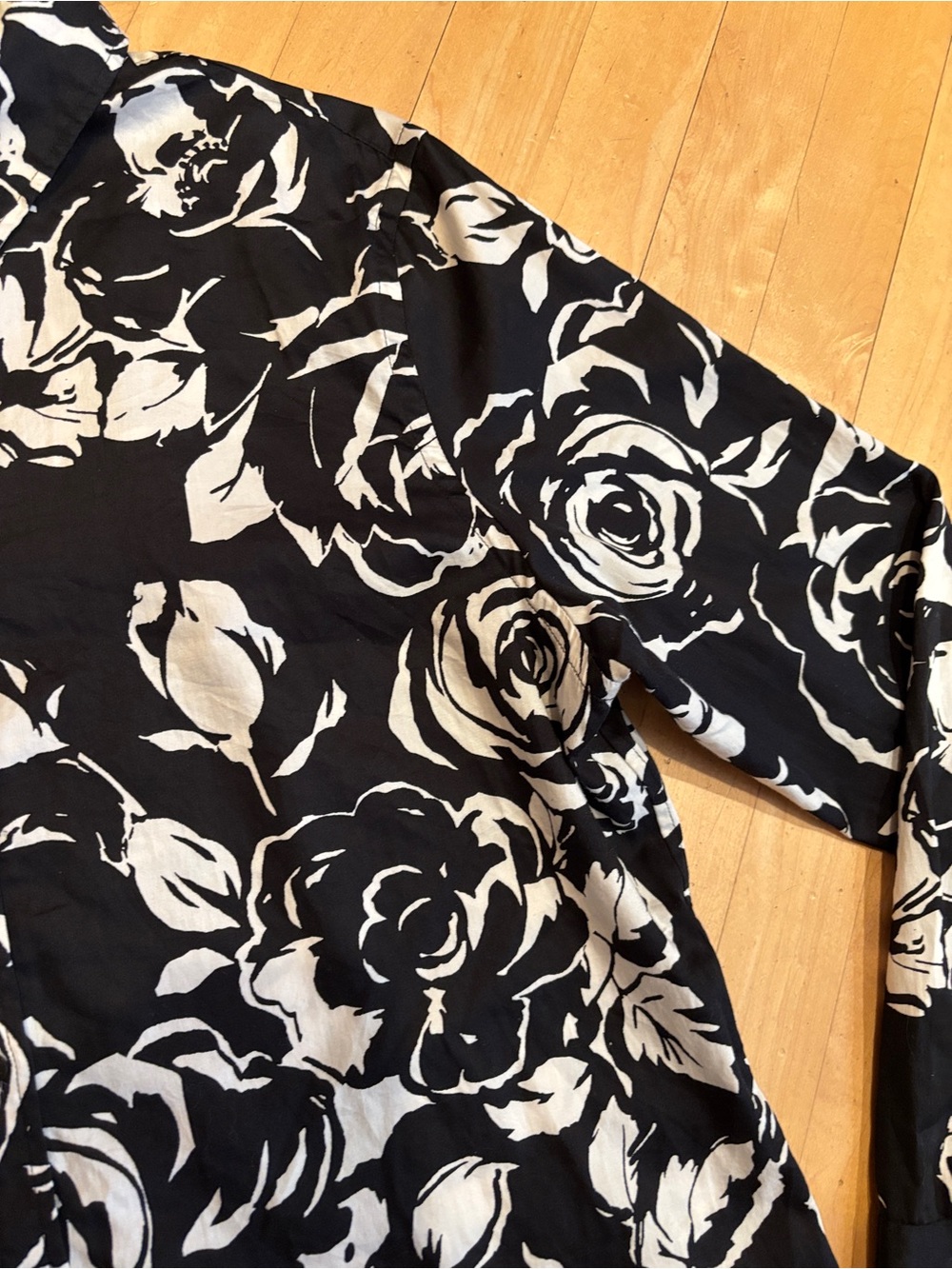 Lauren Ralph Lauren Black and White Floral Rose Button-Down Shirt 100% Cotton - Picture 4 of 11